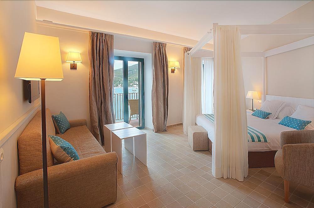 Hotel Playa Sol Кадакес Экстерьер фото