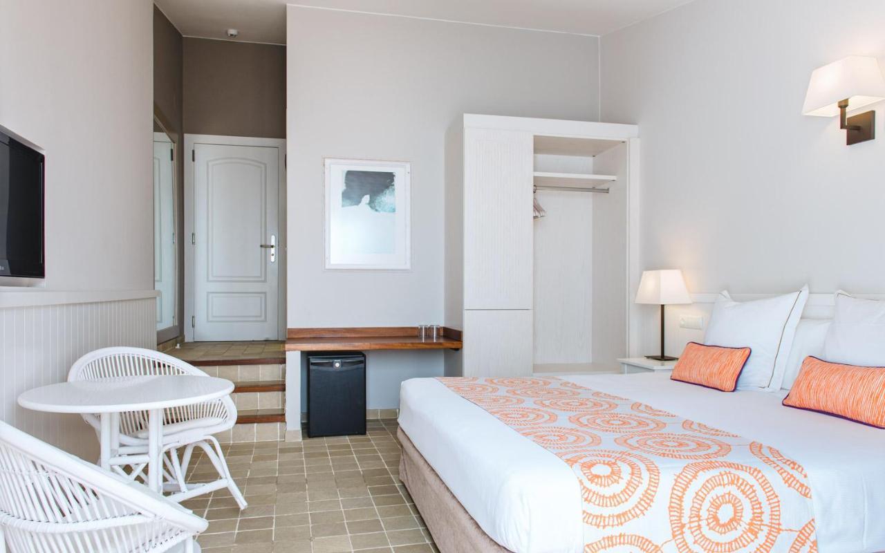 Hotel Playa Sol Кадакес Экстерьер фото