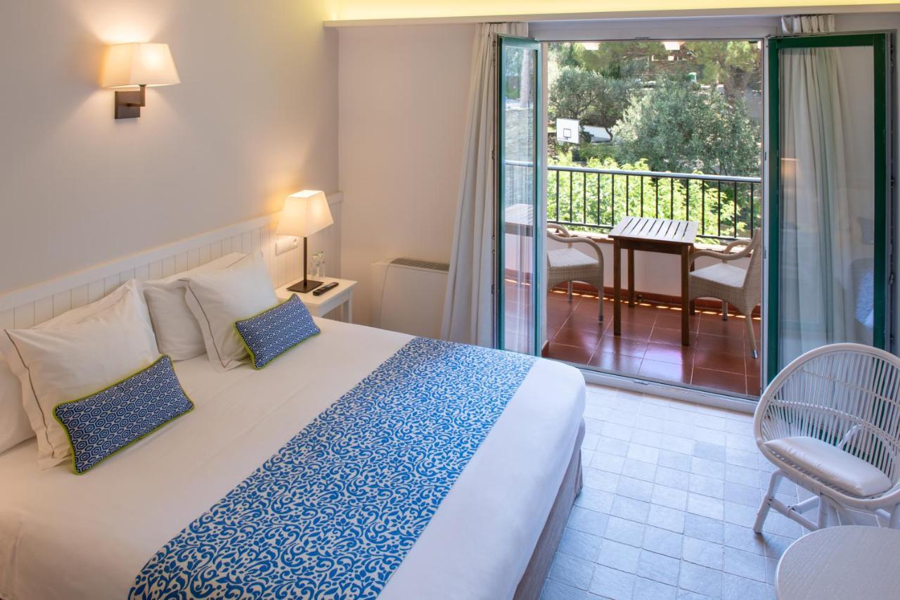 Hotel Playa Sol Кадакес Экстерьер фото