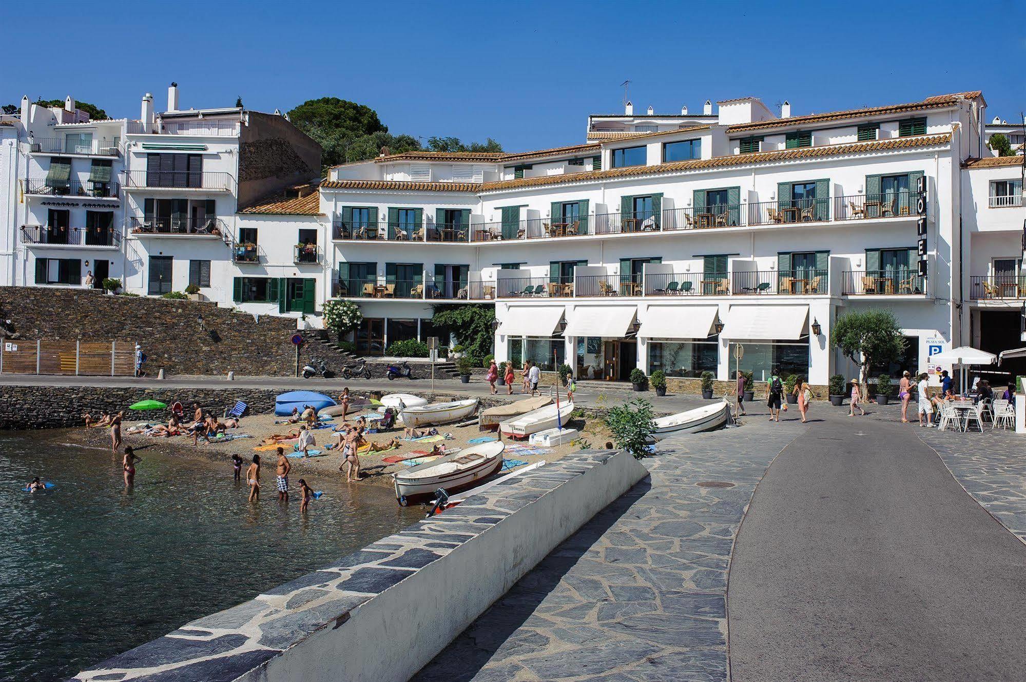 Hotel Playa Sol Кадакес Экстерьер фото